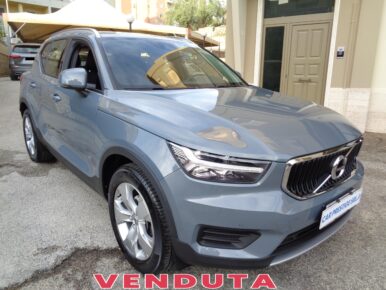 VOLVO XC40 MOMENTUM D3 Turbo Diesel 150cv